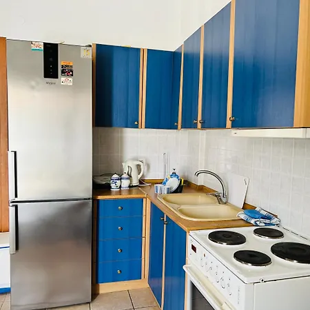Side Sea View Apartment *