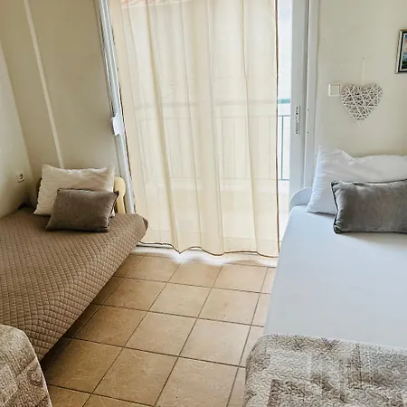 Side Sea View Apartment *